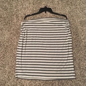 Short maternity skirt